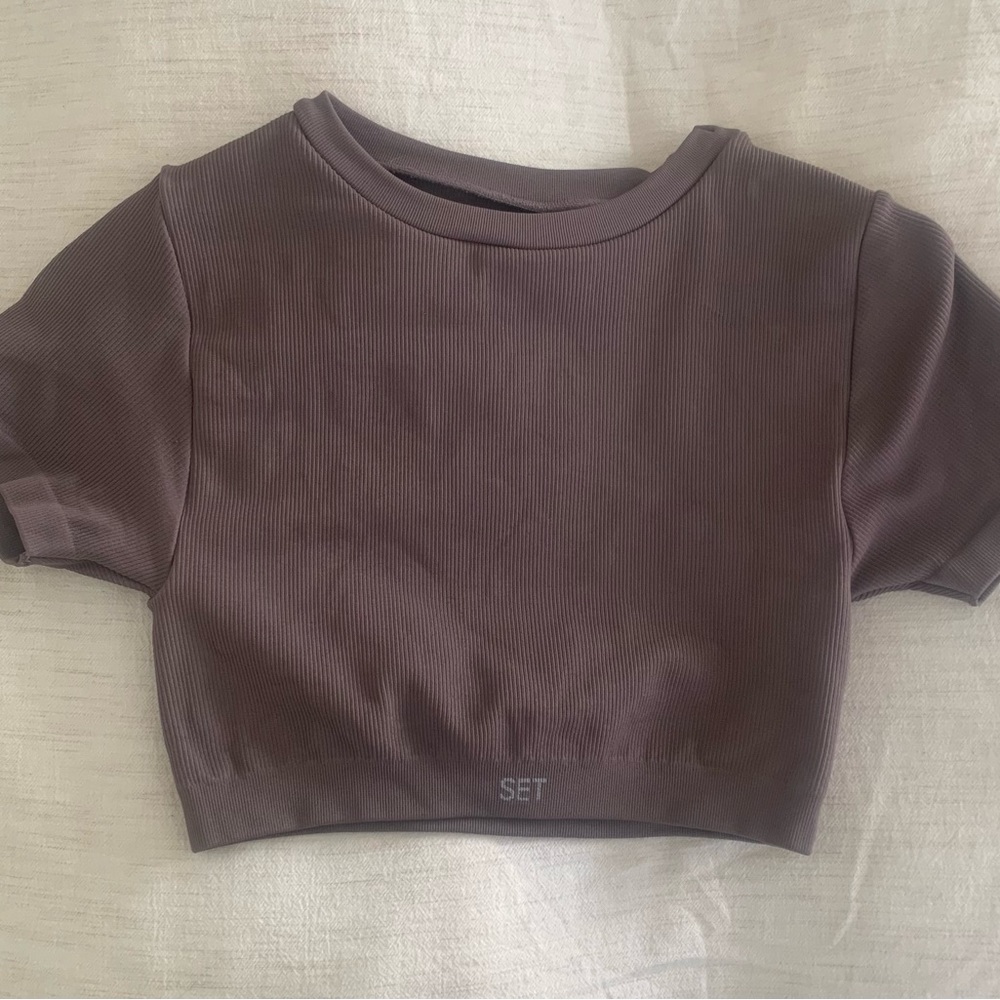Set Active short sleeve ribbed cropped tee.